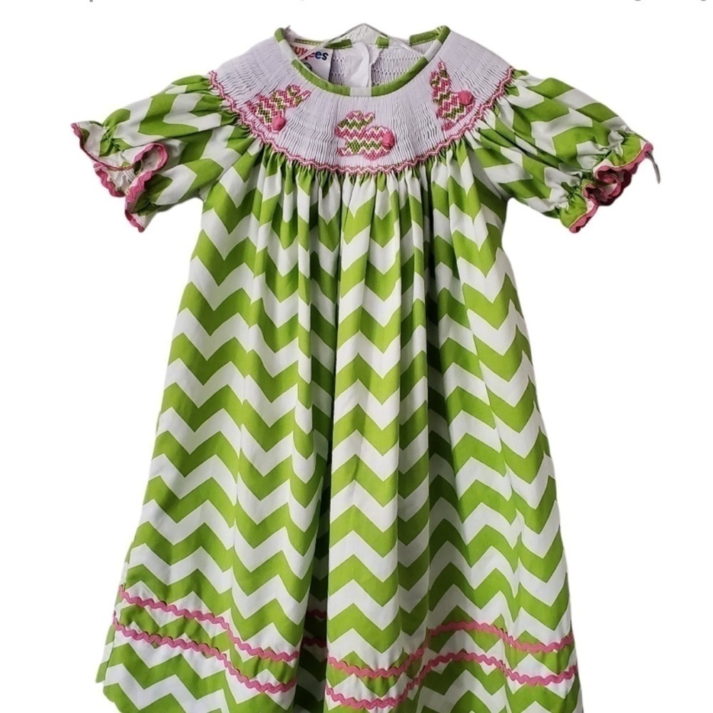 Cukees 109% cotton smocked dress with bunnies green white pink excellent 2T